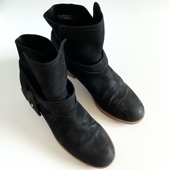 UGG } Elora Slouch Boots - Picture 5 of 15